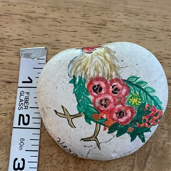 Handcrafted painted floral chicken rock white background stone red pink green - Picture 12 of 13